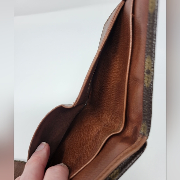 Louis Vuitton Elise Doublesided Compact Wallet - Picture 8 of 12